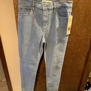 New Women's Levi's Jeans